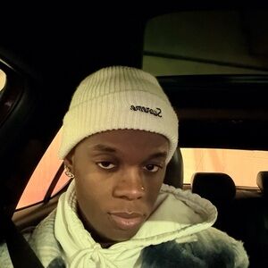 Meet your Posher, Nikewhan